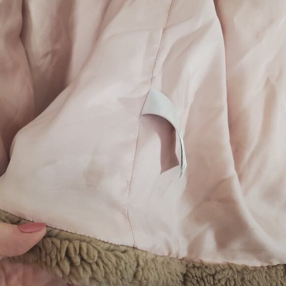 Topshop | Teddy Bear Heavyweight Lined Coat with Pockets and Front Closure - Picture 13 of 16